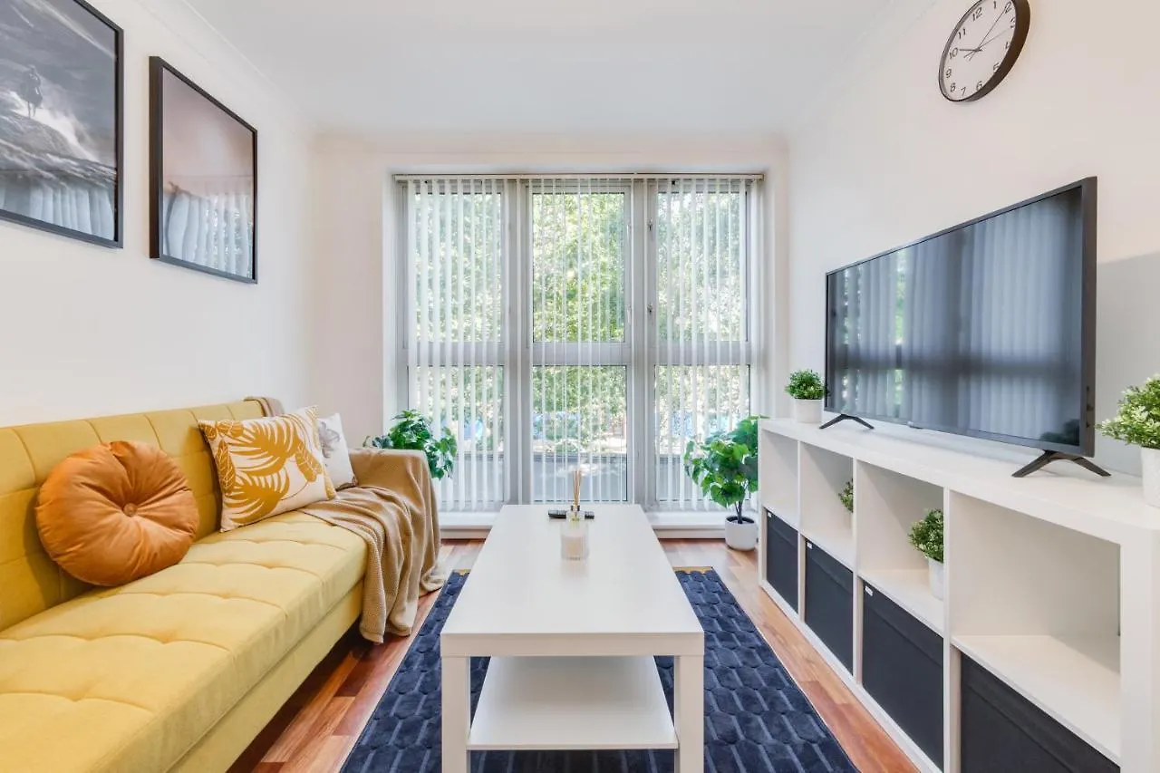Visit London 1 Bed Flat- Canary Wharf Close To River Thames