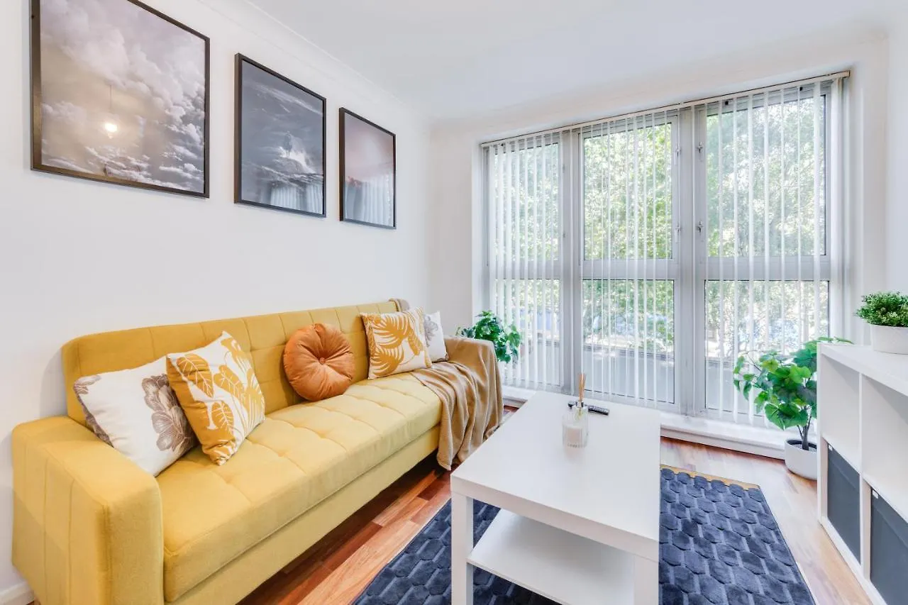 Visit London 1 Bed Flat- Canary Wharf Close To River Thames United Kingdom