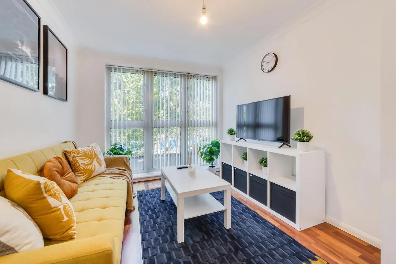 Visit London 1 Bed Flat- Canary Wharf Close To River Thames 0*,  Storbritannien